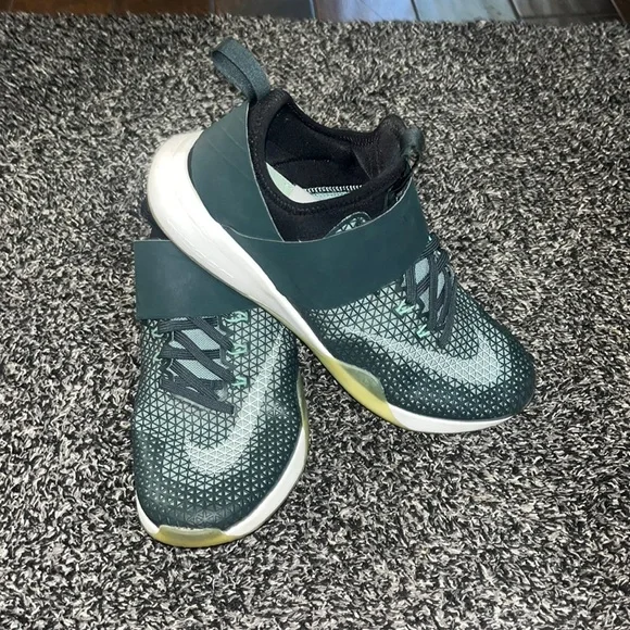 Nike Air Zoom Strong Green